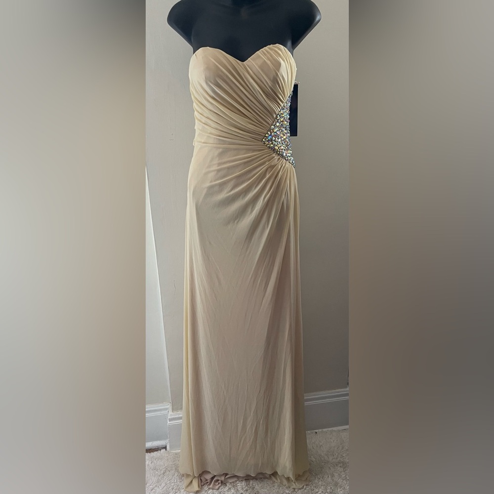 Royal Queen Elegant Strapless Yellow Jewelled Evening Gown Size 6